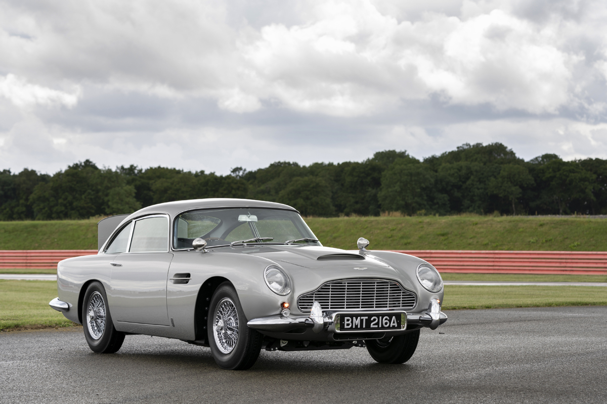 Aston Martin james Bond