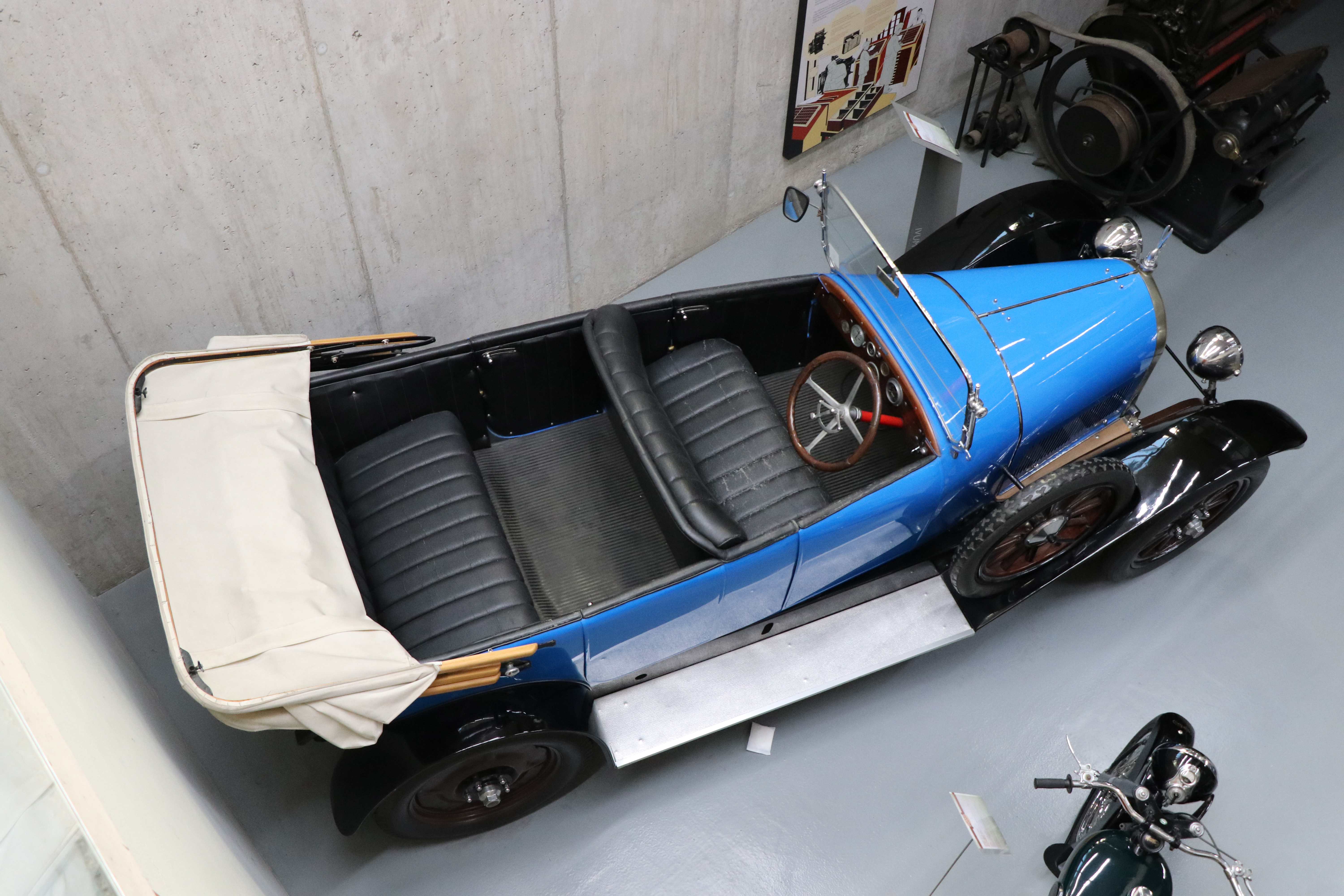 museo_muvi conservando historia coche clasico