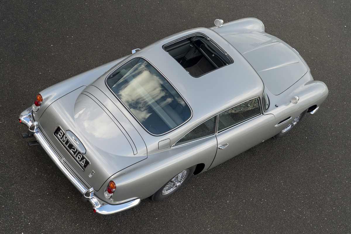 AstonMartinDB5GoldfingerContinuation_30 Vuelve el arma de James Bond