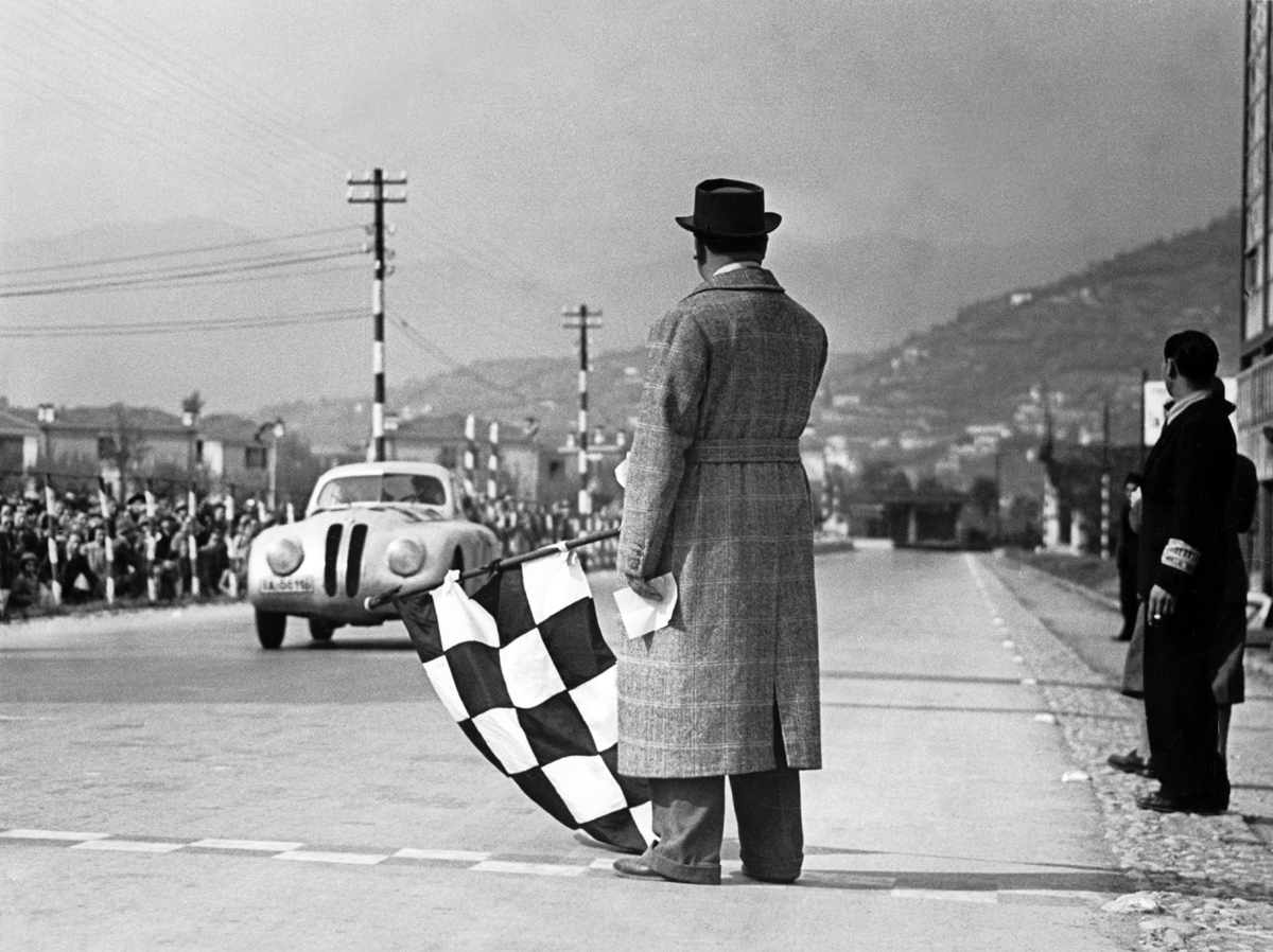 finish_millemiglia 80 años del triunfo de BMW en las Mille Miglia