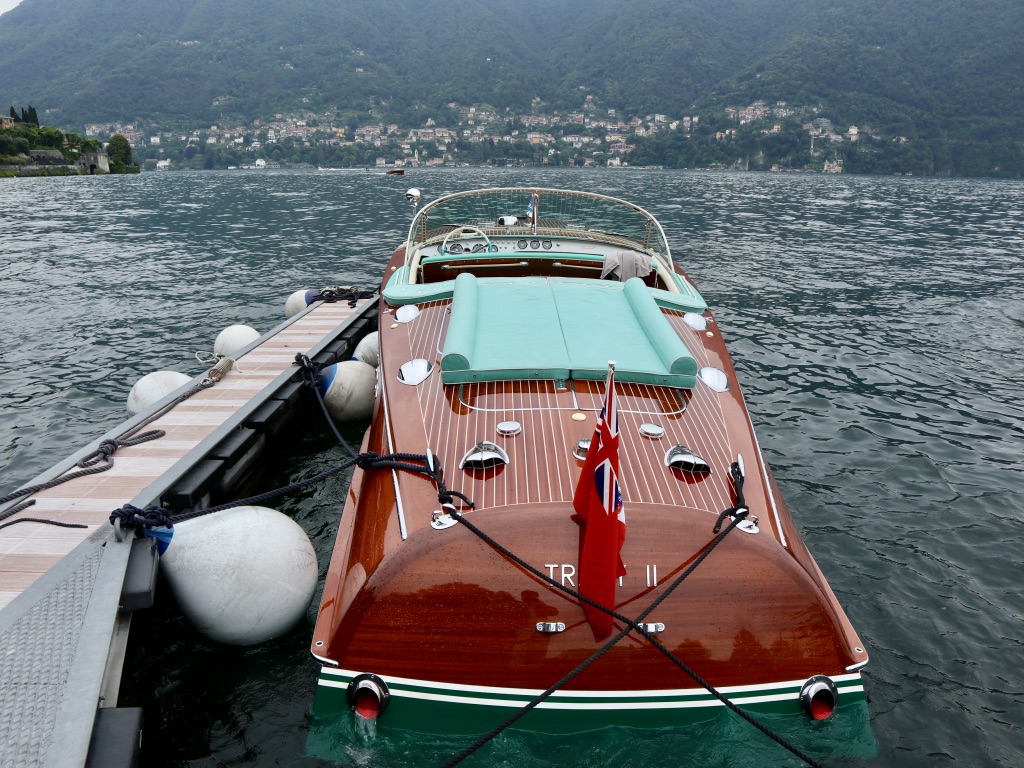 riva_villadeste lago di como