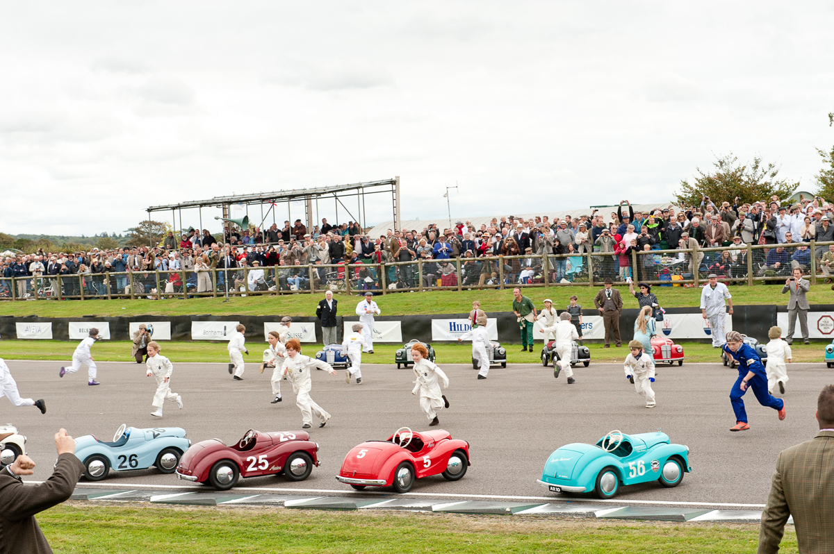 AJ40pedal SemanalClásico - Revista online de coches clásicos, de colección y sport - goodwood revival