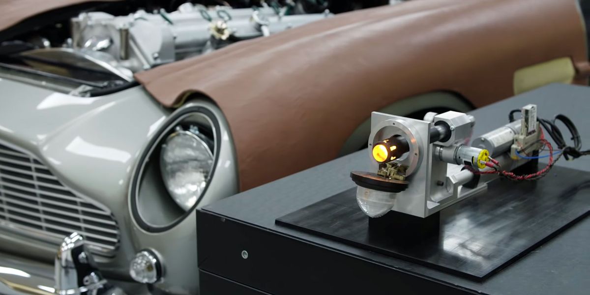 gadgets-db5-goldfinger El Aston Martin DB5 vuelve 55 años después