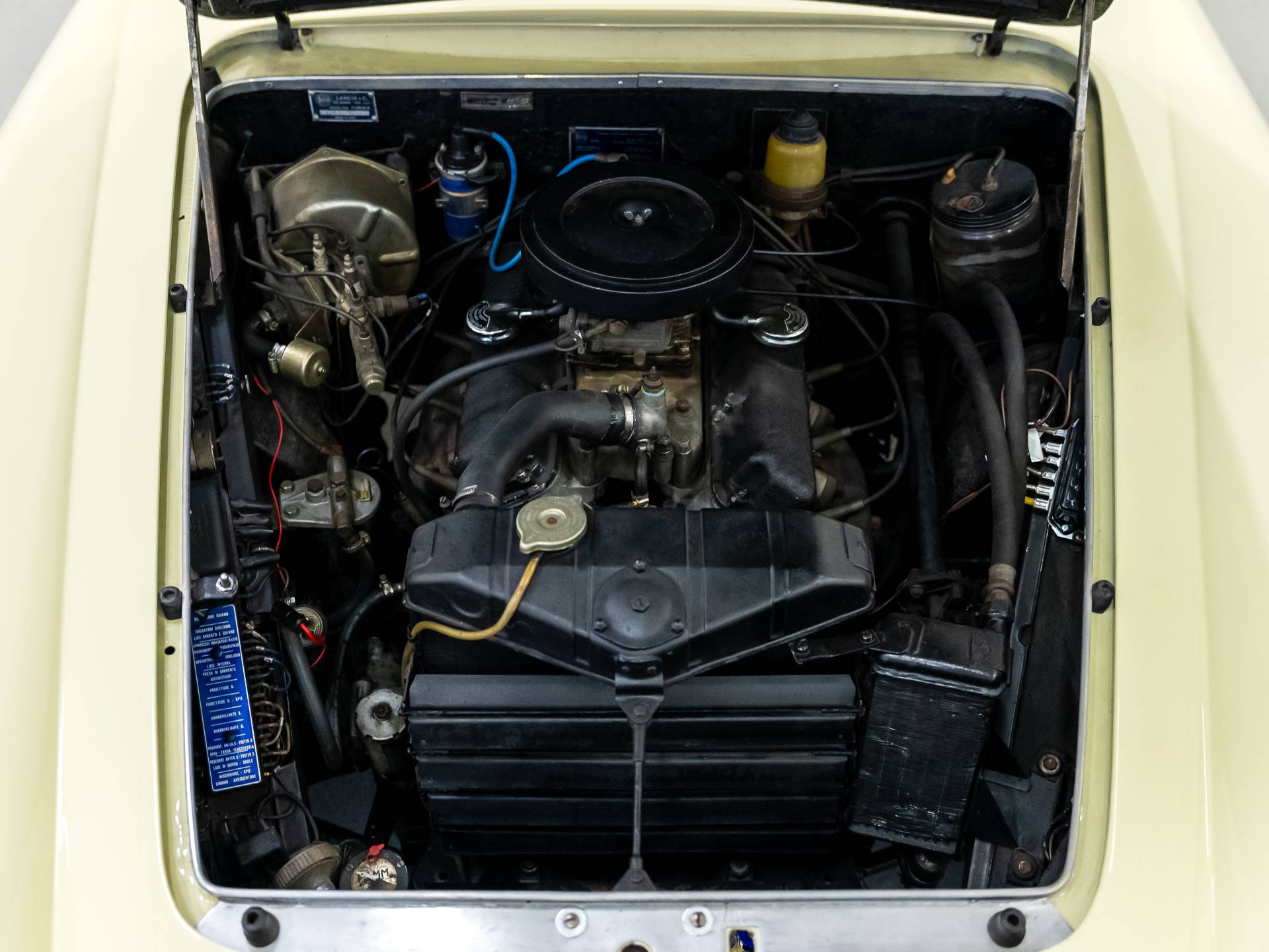 vehicle_ad_standard_image_70789e531e15cbe6cd4afa8a81c05060 Lancia Flaminia GT 2.5 Touring 1961, el más cool!