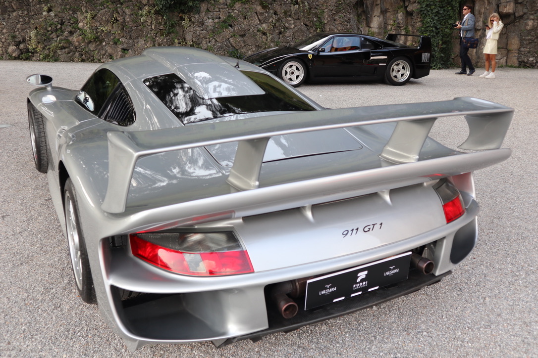 Porsche_ferrari_fuoriconcorso Fuoriconcorso 2021 "Turbo" - SemanalClásico - Revista online de coches clásicos, de colección y sport