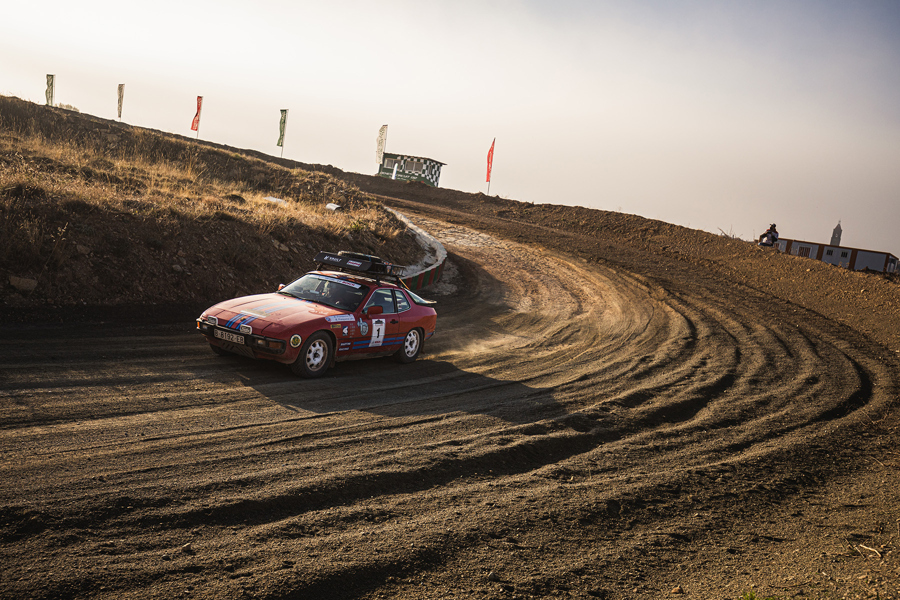 Porsche924_iberianraid SemanalClásico - Revista online de coches clásicos, de colección y sport - classic raid