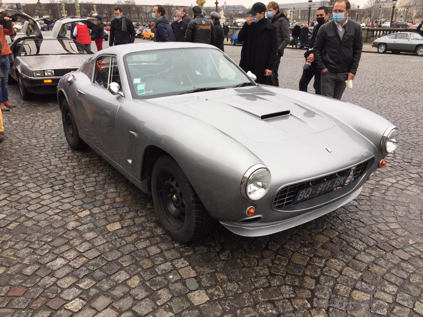 ferrari250_GTLusso Traversée de Paris hivernale