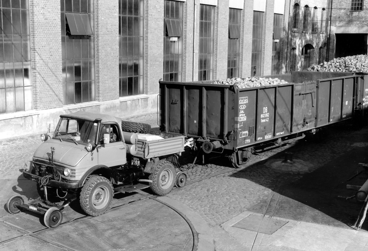 D84295 Mercedes Benz Unimog: 70 aniversario